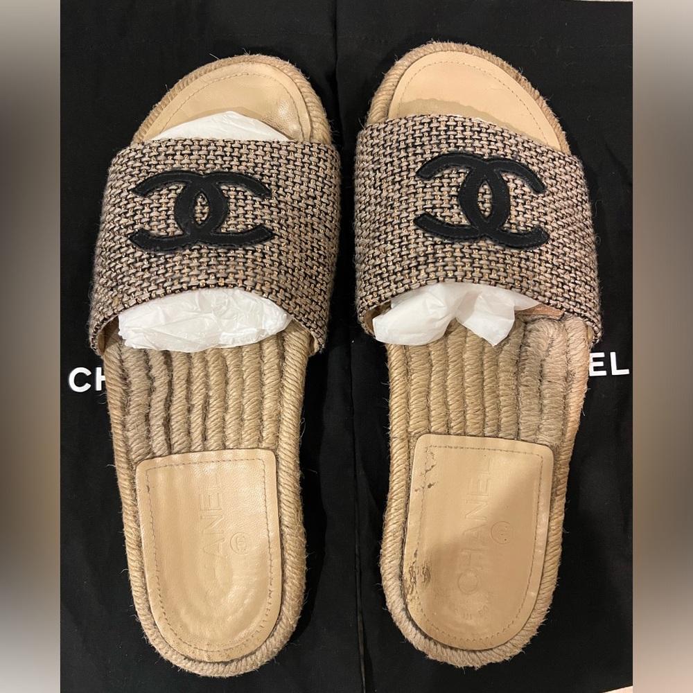 Chanel Interlocking CC Espadrille Tweed Gold Slide Sandal size 38